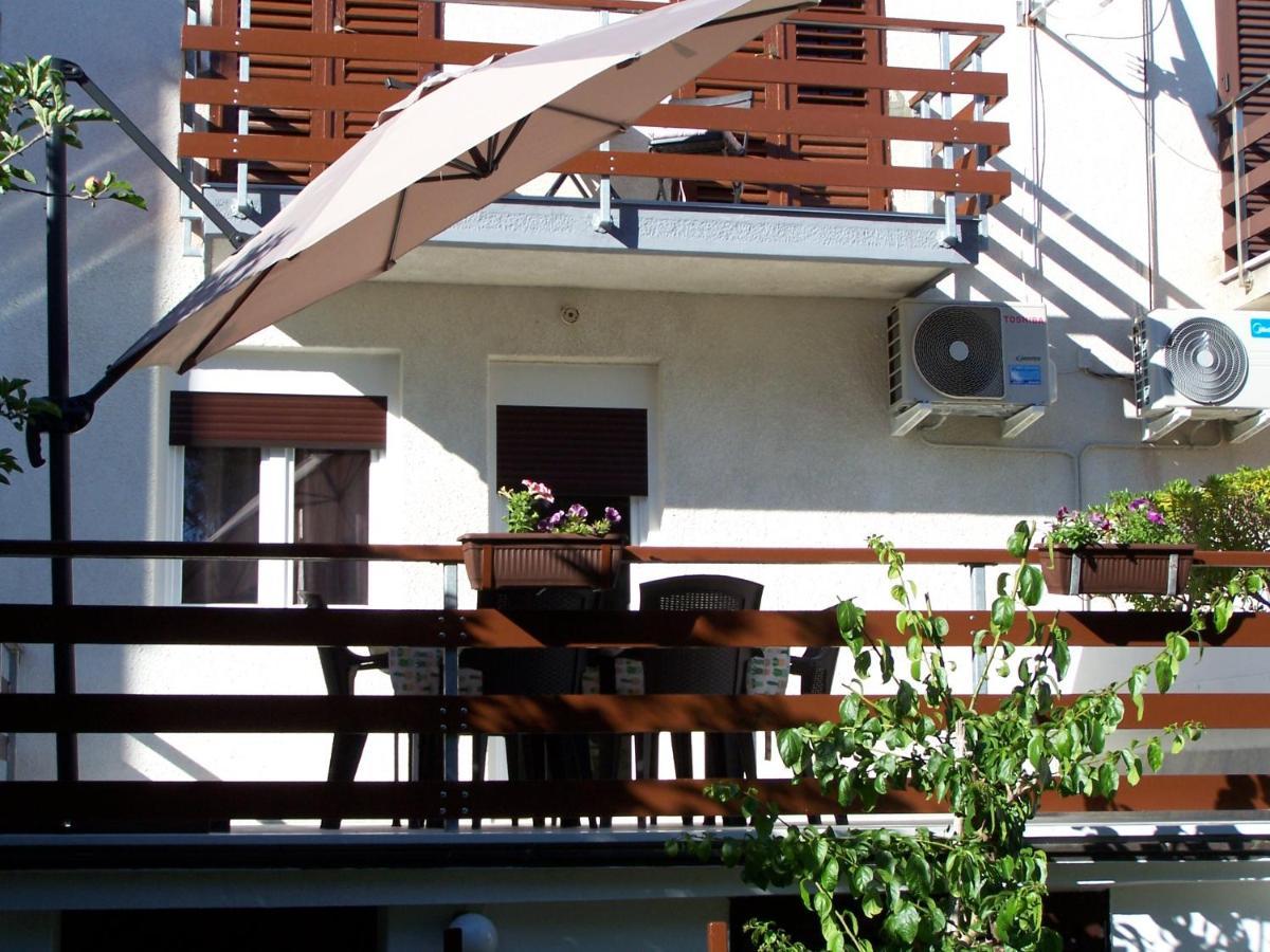 Apartments Sestan 诺瓦利娅 外观 照片