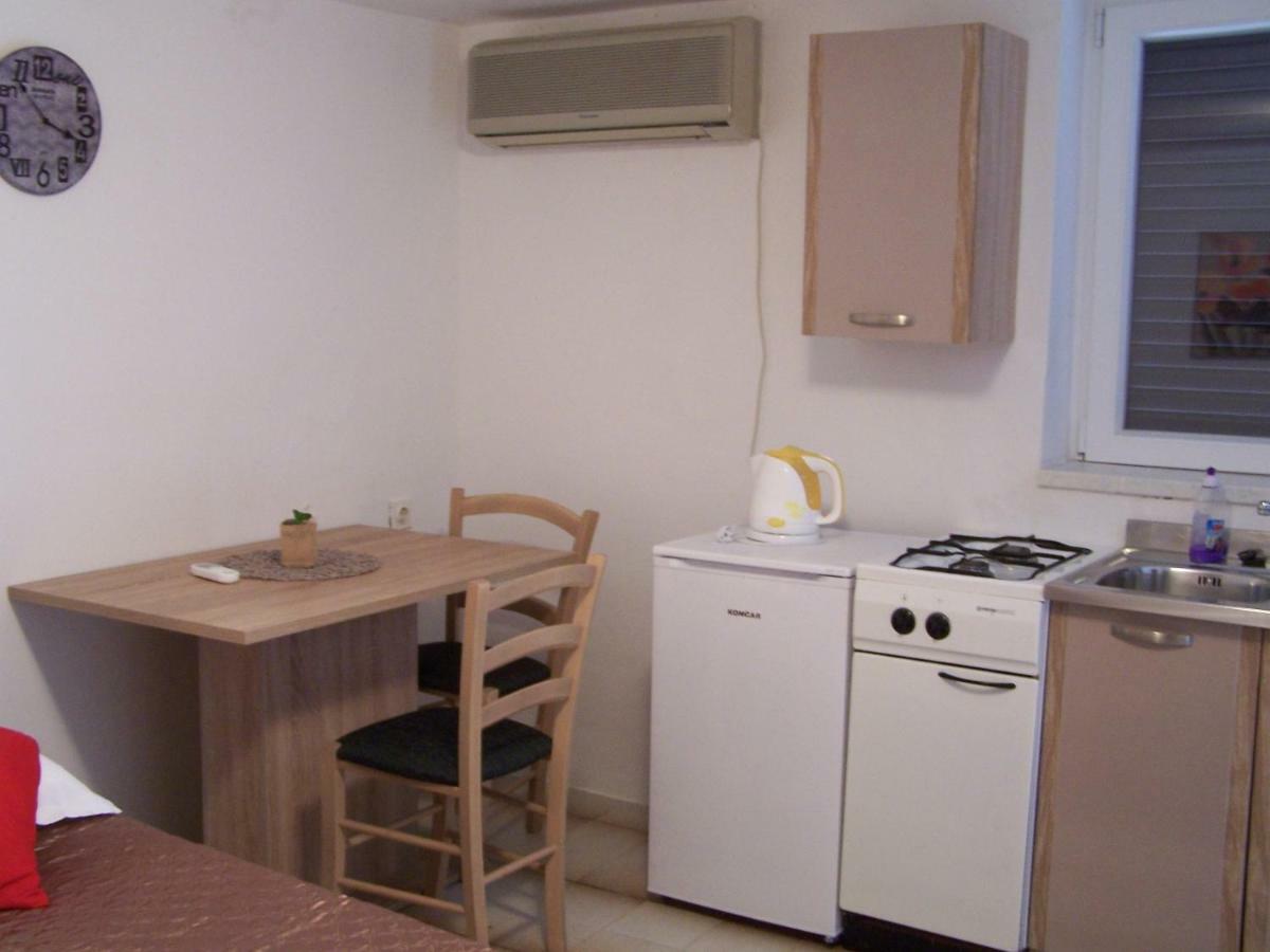 Apartments Sestan 诺瓦利娅 外观 照片